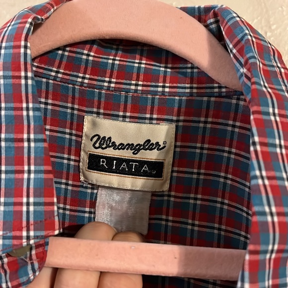 Men’s Wrangler Button Down - Picture 2 of 5